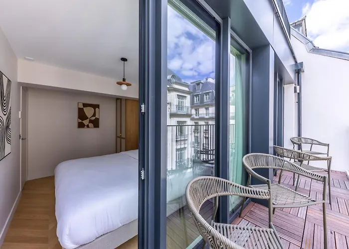 Quartier Libre Opera Apartahotel 5*